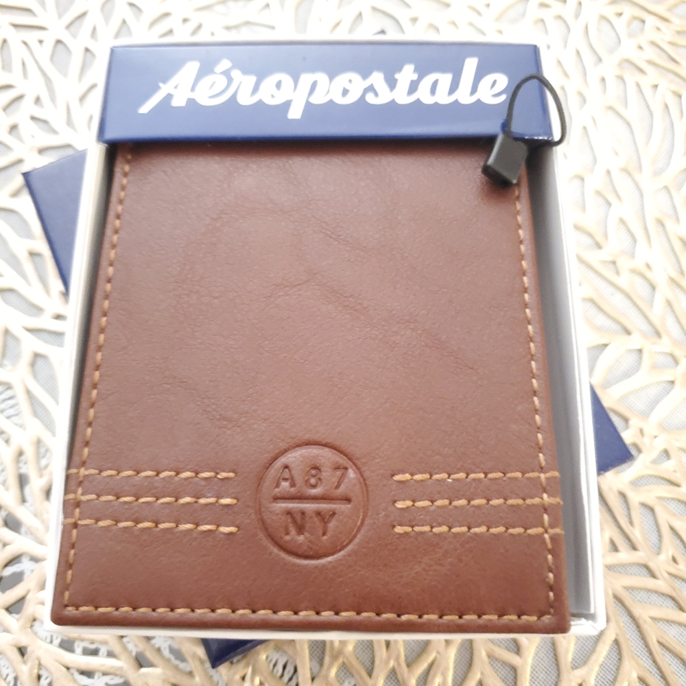 NEW AEROPOSTALE Men’s Bifold ID Window Tan Wallet